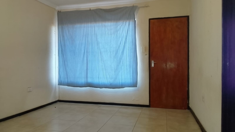To Let 2 Bedroom Property for Rent in Tlhabane West North West